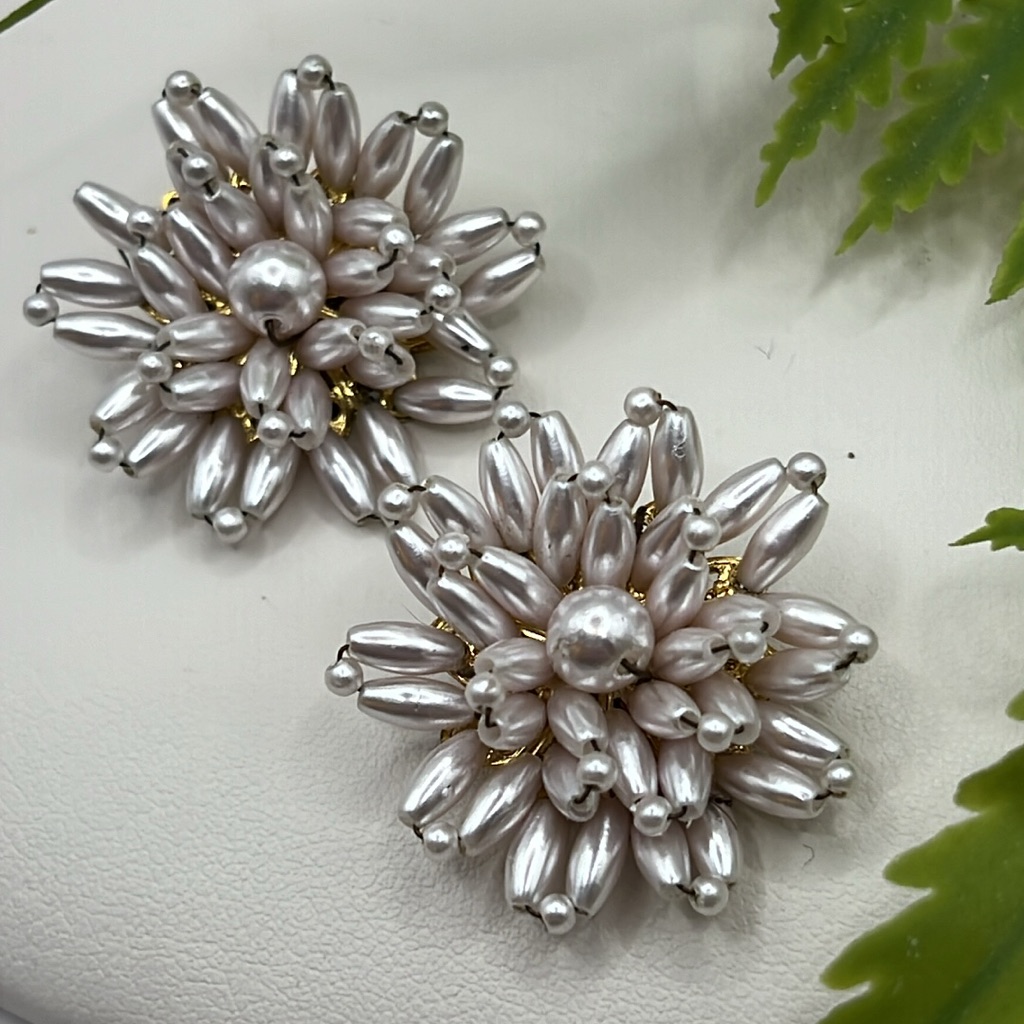 Vintage Pearl Flower Clip On Earrings.